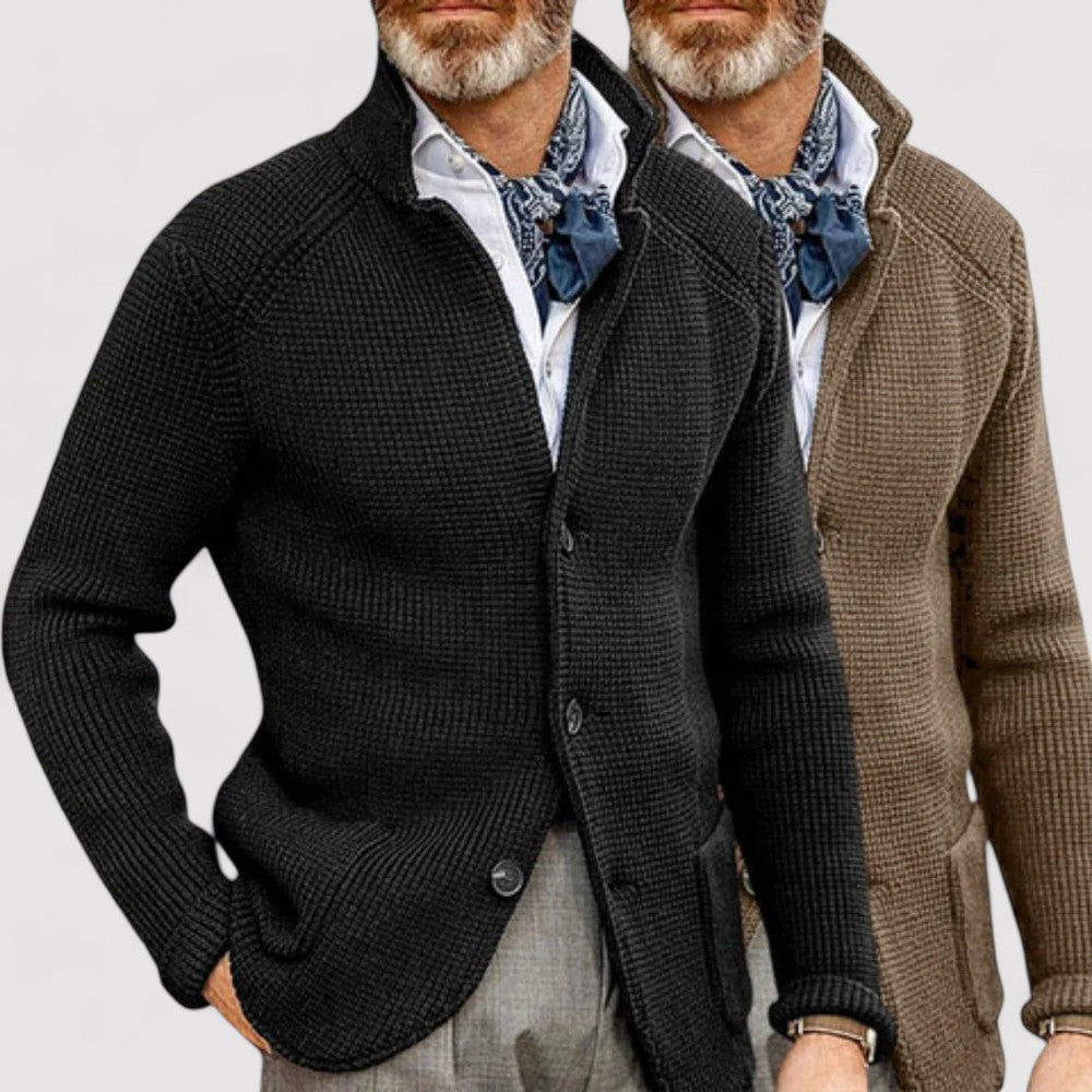 Schicker gestrickter Retro-Cardigan
