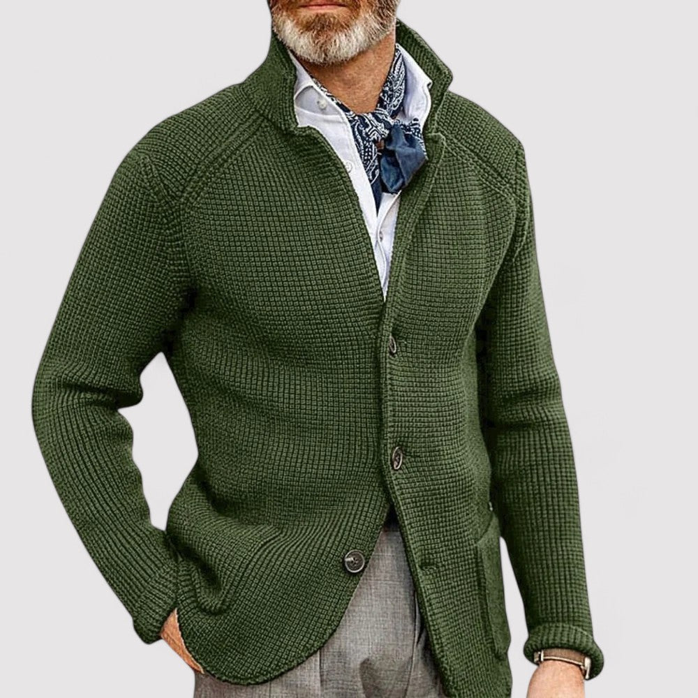 Schicker gestrickter Retro-Cardigan