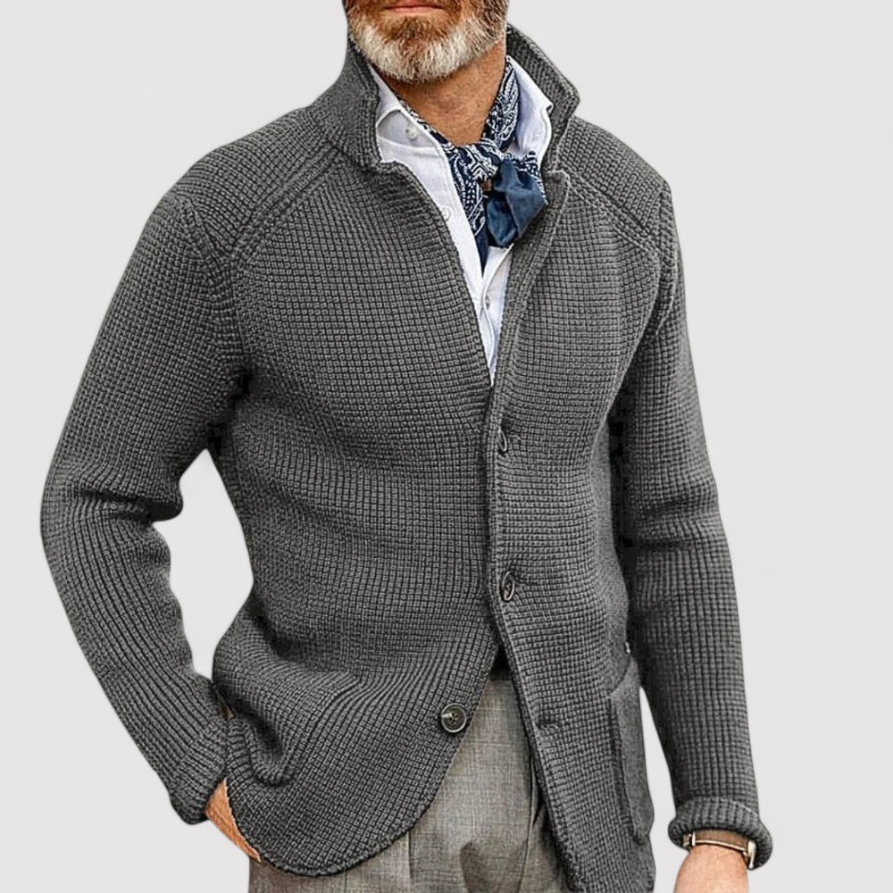 Schicker gestrickter Retro-Cardigan