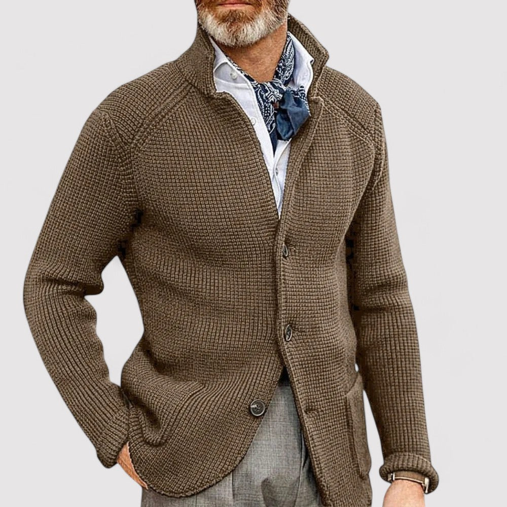 Schicker gestrickter Retro-Cardigan