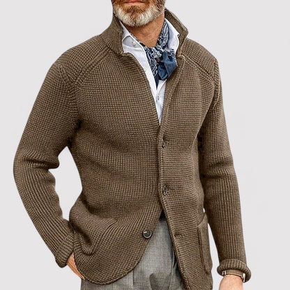 Schicker gestrickter Retro-Cardigan